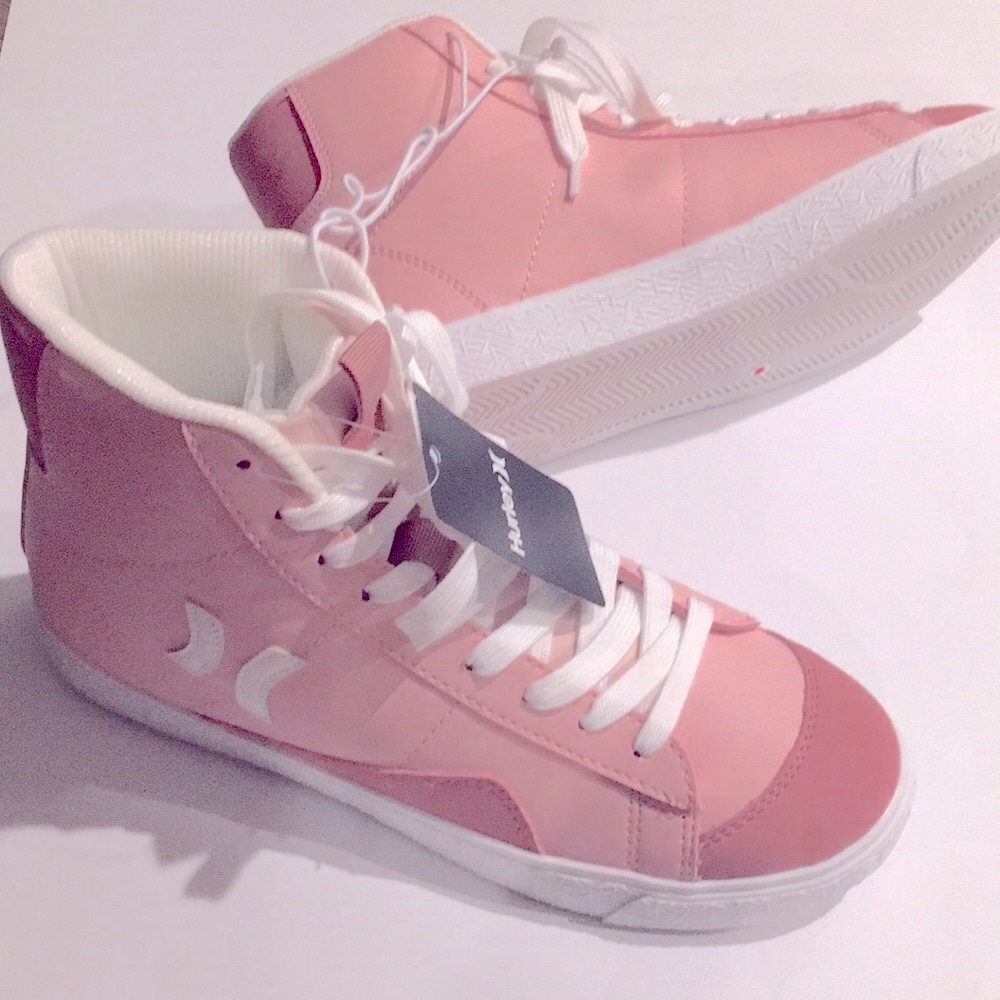 NWT! Hurley women’s high top lace up pink/white shoes. Various sizes.
